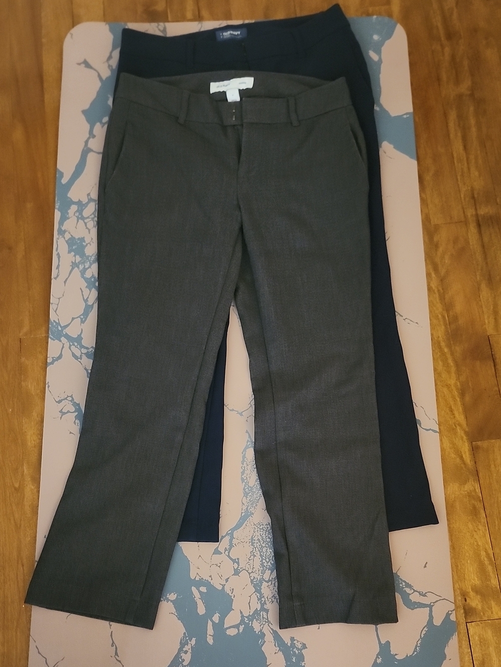 Old Navy Women's Gray and Black Office Trousers